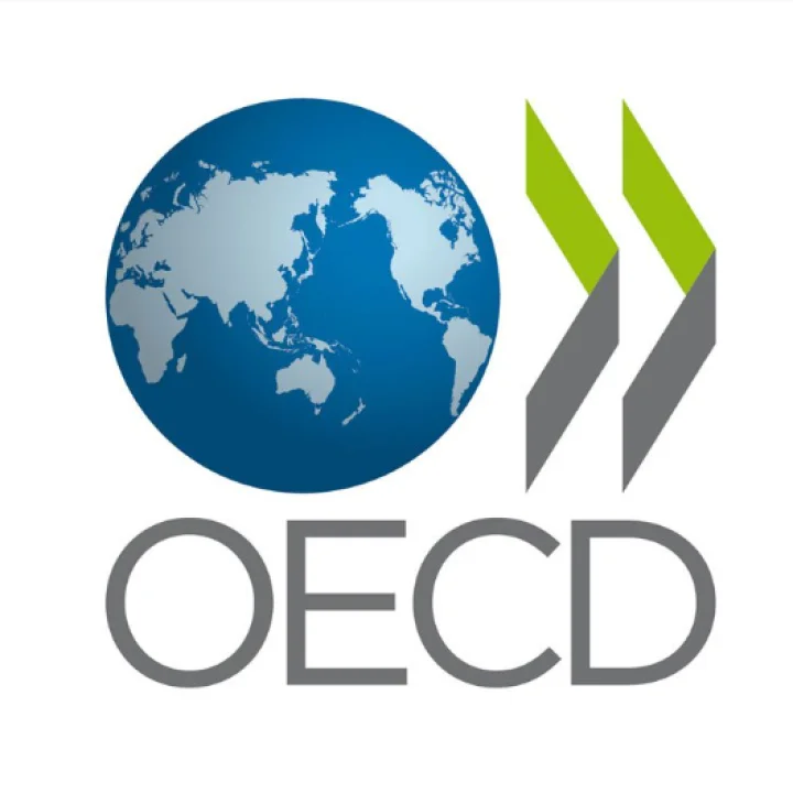 OECD Warns: Tariffs, AI Challenge Global Resilience (What Could Go Wrong?)